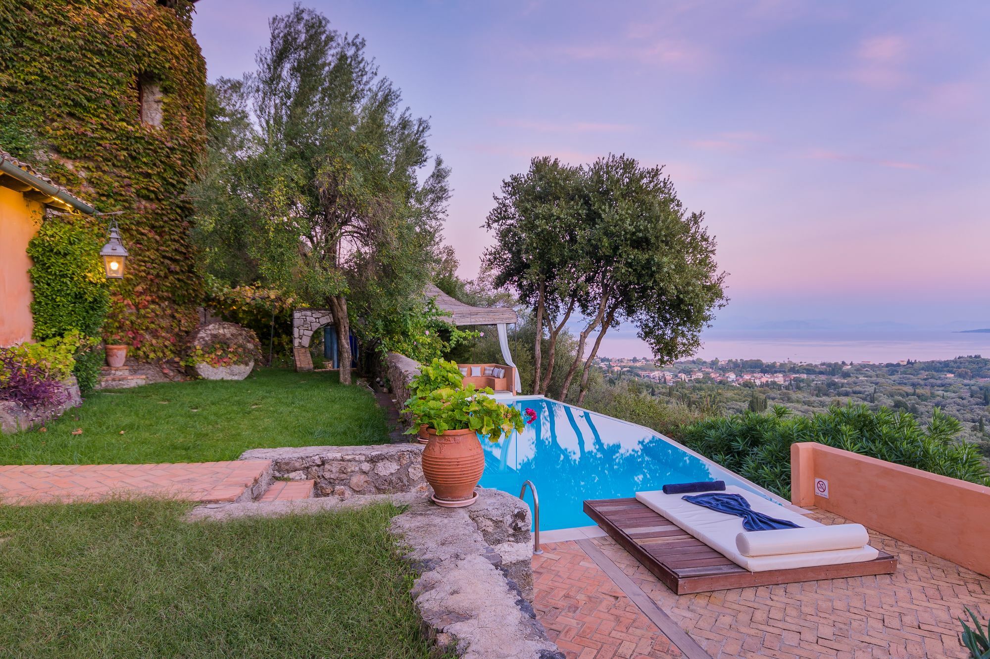 Villa Melolia Ипсос Екстериор снимка